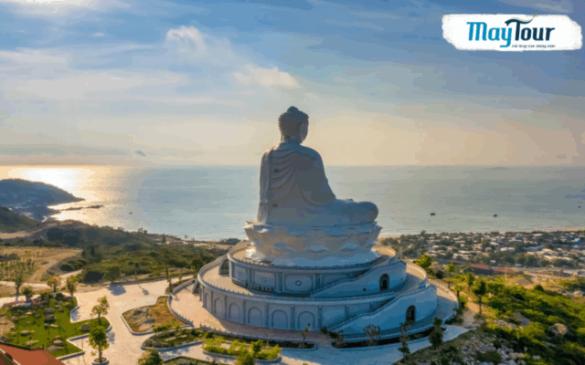 Tham quan Tịnh Xá Ngọc Hòa và Chùa Ông Núi, địa danh tâm linh nổi tiếng trong tour đi Phú Yên.