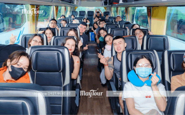 Trải nghiệm tắm biển, lặn ngắm san hô và tham gia team building sôi động trong tour Nha Trang 3 ngày 2 đêm cùng MayTour.