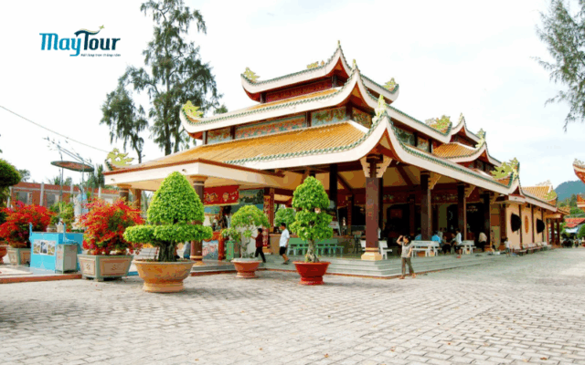 Tour hành hương Châu Đốc 1 ngày 1 đêm – Miếu Bà Chúa Xứ Núi Sam linh thiêng, khám phá du lịch Châu Đốc An Giang và những điểm tâm linh nổi tiếng miền Tây.