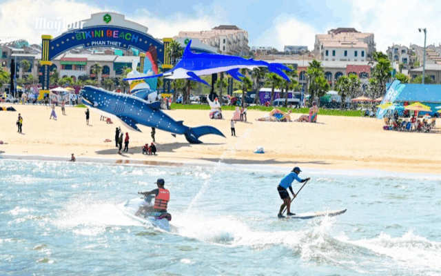 Tour Mũi Né 3 ngày 2 đêm trọn gói khởi hành từ TP.HCM – nghỉ dưỡng resort Mũi Né sát biển, tham quan Đồi Cát Hồng, Bàu Trắng, Lâu Đài Rượu Vang và thưởng thức BBQ hải sản Phan Thiết.