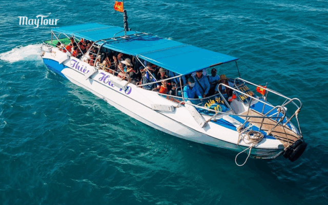 Cano cao tốc đưa du khách đến Vịnh San Hô – tour Nha Trang 3N3Đ từ TP.HCM