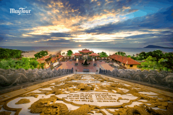 Chùa Hộ Quốc Phú Quốc tựa lưng núi hướng biển – điểm tâm linh nổi bật trong tour Phú Quốc 3N3Đ từ TP.HCM