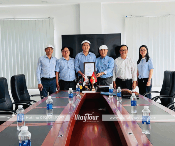 Du lịch MayTour chính thức là hội viên Hội Doanh nghiệp xã Xuân Thới Sơn, khẳng định uy tín và cam kết đồng hành phát triển bền vững