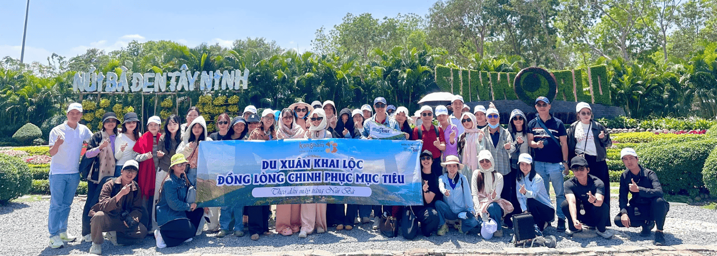 Đội ngũ MayTour tổ chức Team Building cho công ty Kangnam đi Tây Ninh