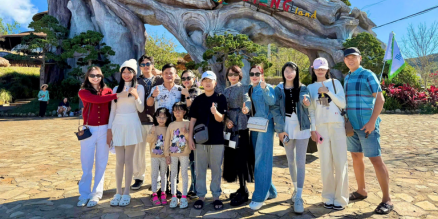 hình khách lẻ của Du lịch MayTour - tham gia tour Lanpiang land