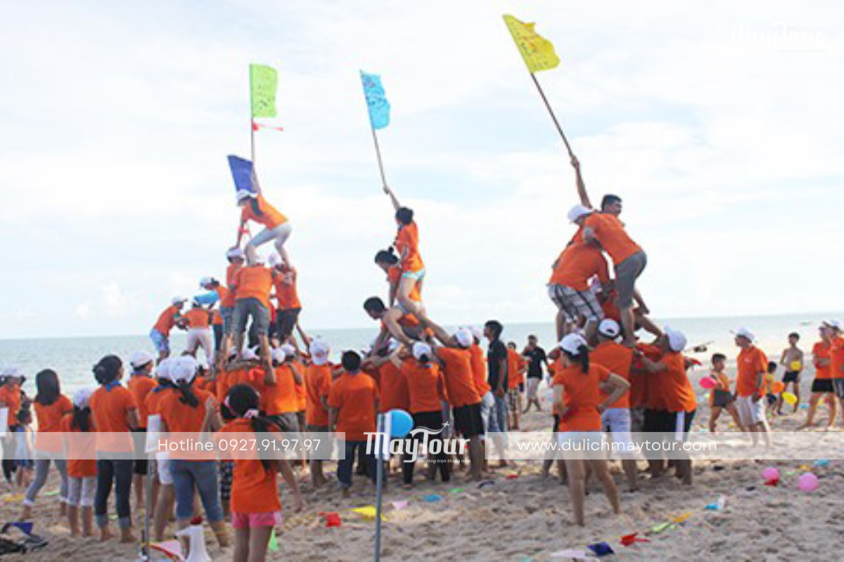 Xây tháp chiến thắng chinh phục thử thách team building