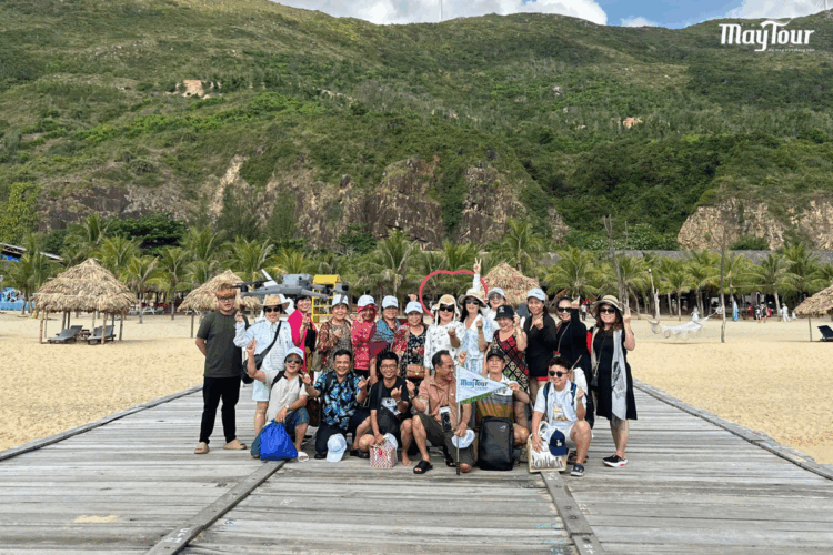 Kết thúc hành trình tour Quy Nhơn đầy ắp kỷ niệm, xe đưa đoàn về đến điểm hẹn vào buổi tối với sự hài lòng trọn vẹn.