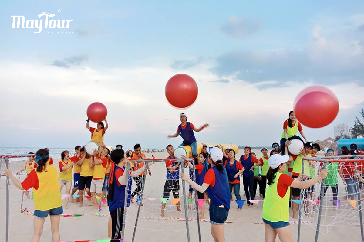 Top 10 các trò chơi team building bãi biển hot nhất hè 2026