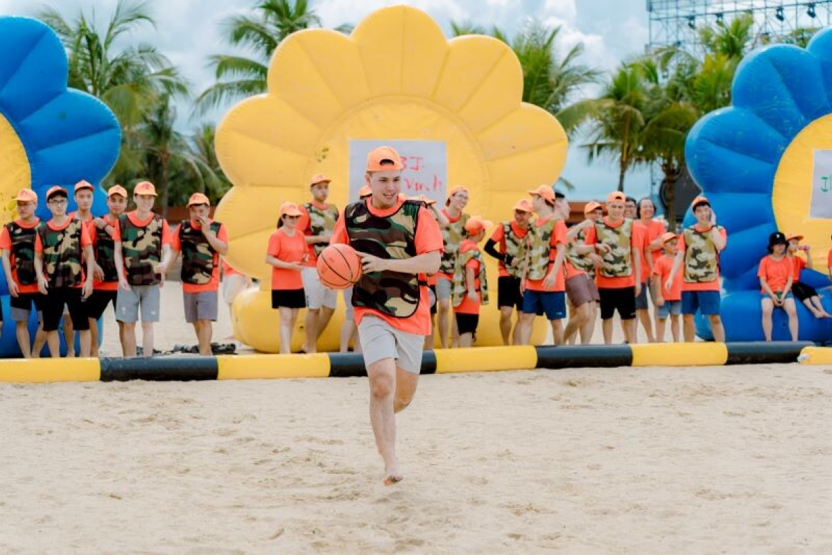 Vì sao doanh nghiệp nên tổ chức team building định kỳ?