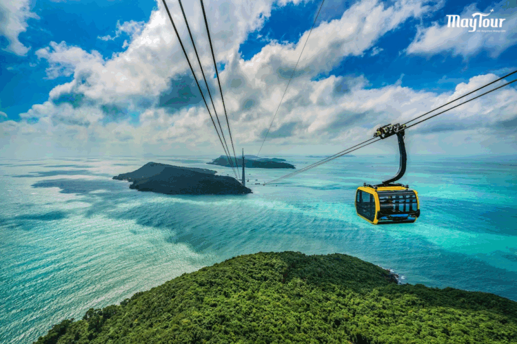 Trải nghiệm cáp treo vượt biển ngắm trọn vịnh Nha Trang