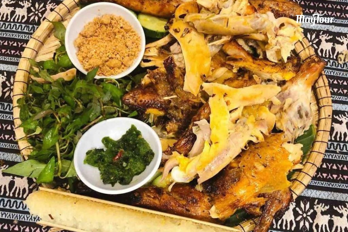 Cơm lam món ăn rất nên trải nghiệm